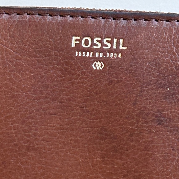 Fossil leather’s wristlet wallet brown In Excellent preowned - Picture 3 of 8